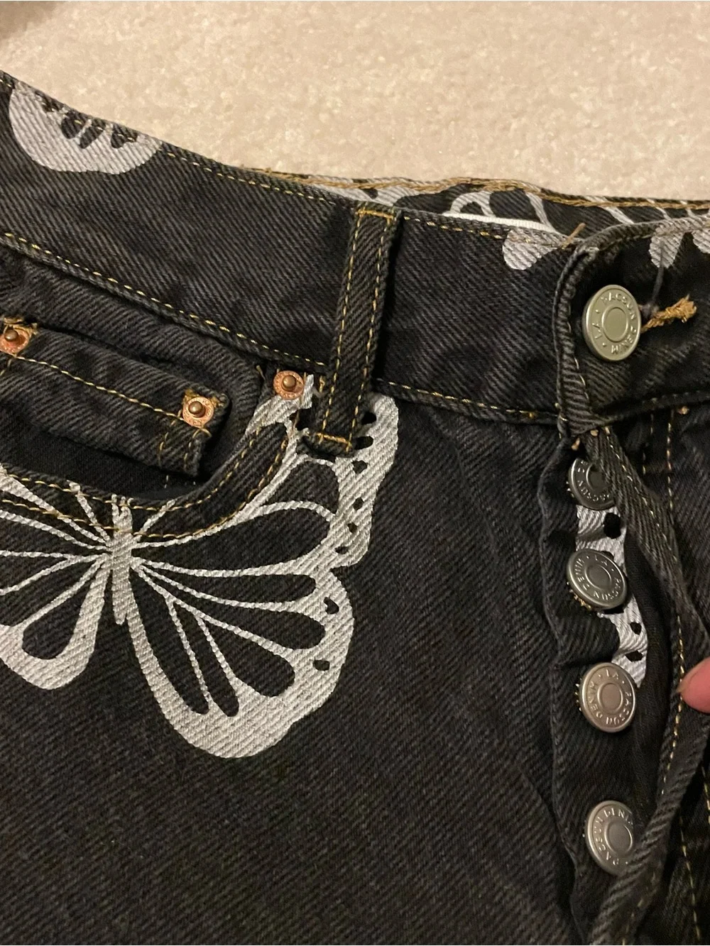 PACSUN butterfly cropped jeans-size 24 like new - Picture 6 of 9